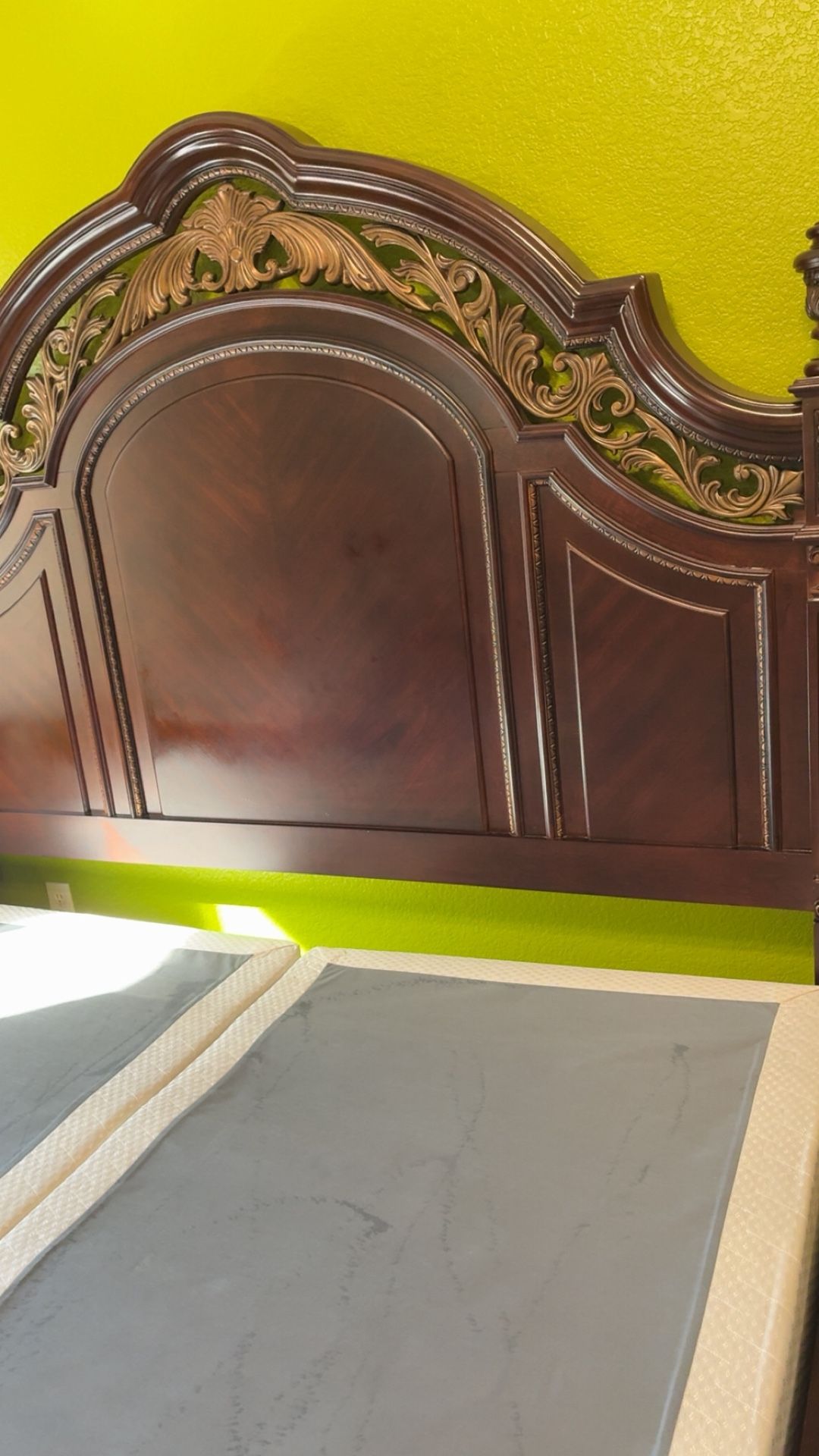 California King/ King Size Bed