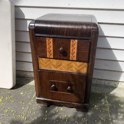 Cute Antique End Table 