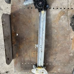 2013-2017 Honda Accord Front Right Windows Regulator 