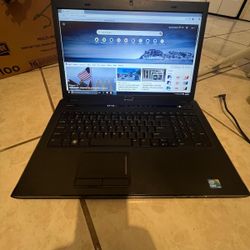 Dell Labtop Computer Windows 10 Pro 500 Gig Hard Drive  And 4 Gigs Ram Wifi  And Camera