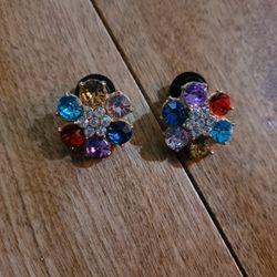 Lot Of 2 Metal Colored Flower Shoe Charms 