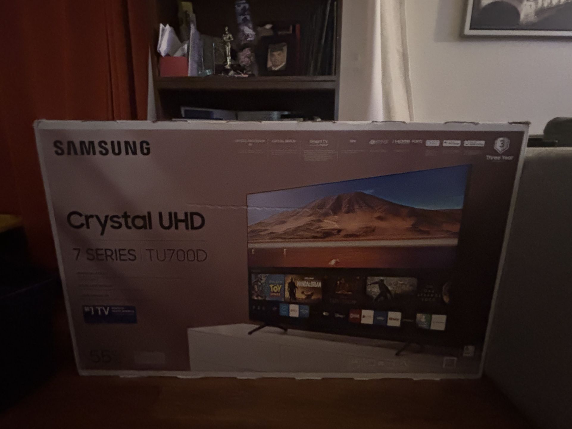 samsung crystal uhd tu 700D