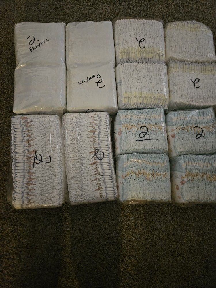 Pampers Or Huggies Diapers Size 2