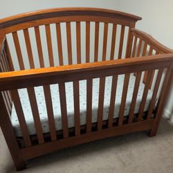 Essential Baby Crib