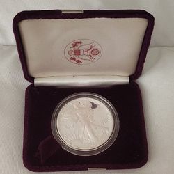 This Is A 1989  Standing Eagle Proof Coin 1oz Of Fine Silver 