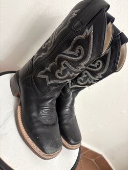 Boys boots