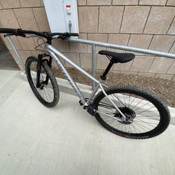 2022 Specialized Rock Hopper Expert (29)