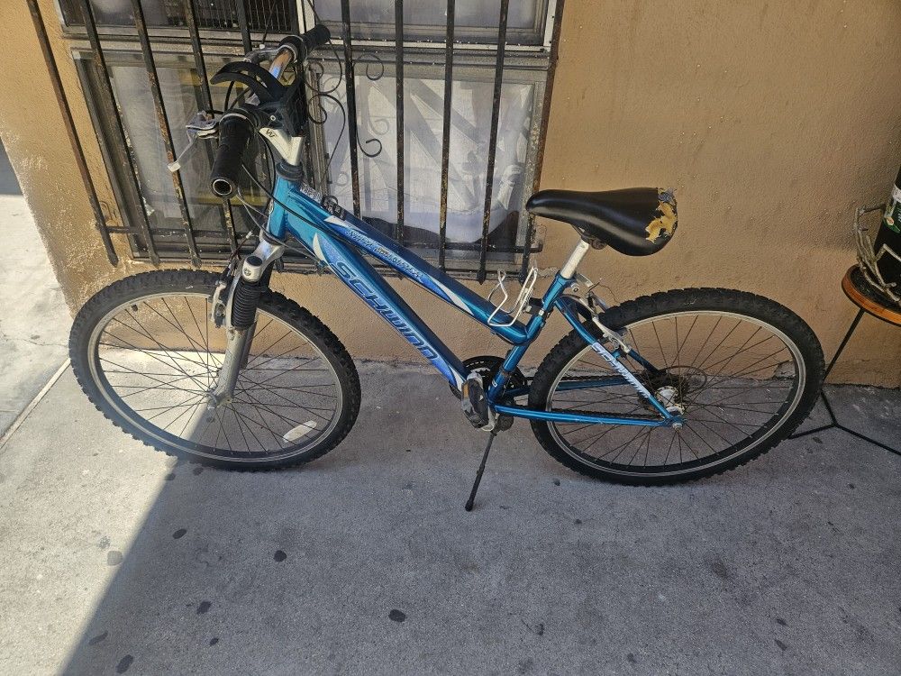  Schwinn Sidewinder mountain bike