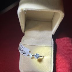 1.0 carat Moissanite Dimand engagement Ring.