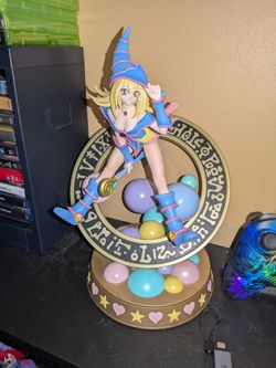Yu-Gi-Oh! Dark Magician Girl Figure