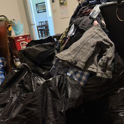 Vendo Una Gran Paca De Ropa Usada Mixta De Mujer Y Niño 