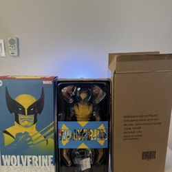 For Sale: Sideshow 1/6 Scale Wolverine Classic Version Hot Toys X-Men  L@@K!