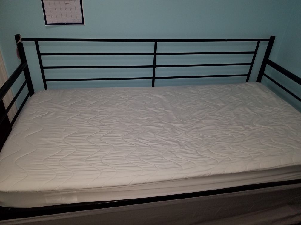 Black twin day bed no mattress