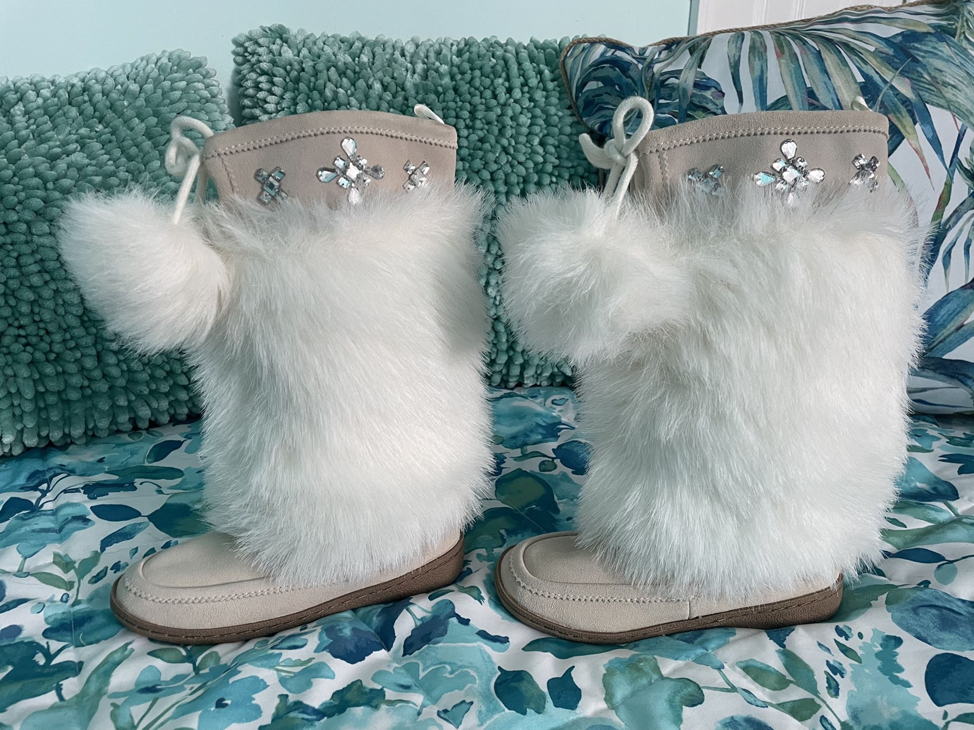 Gap Kids White Faux Fur Boots Girls Size 13