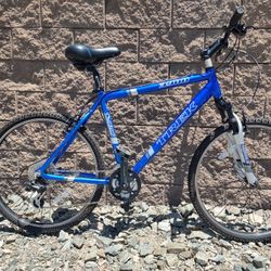 Trek 3900 Front Suspension 24 Speed 19.5" Aluminum Mountain Bike 26" Wheels  