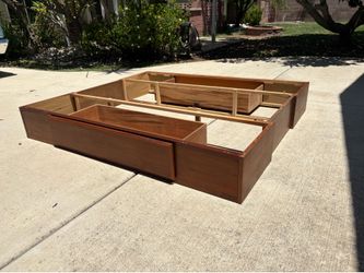 Mid Century Modern Barzilay Bed Platform
