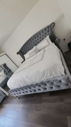King Bed Set for Sale