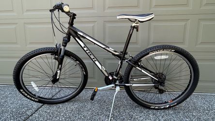 Trek 820 Mountain Bike
