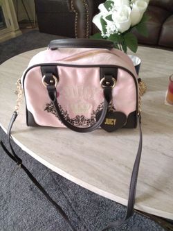 Medium size pink purse
