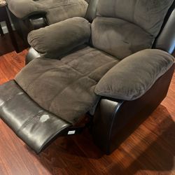 Reclinable Single Couch
