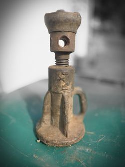 8 by 11/2  house railroad jack