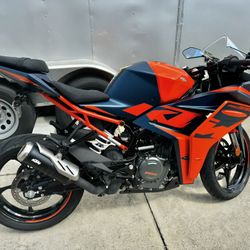 2022 KTM RC 390