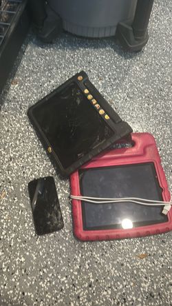 iPads x2, Motorola cell - broken