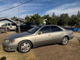 2000 Lexus ES • ES 300 Sedan 4D