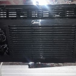 Midea 5000 BTU Window A/C Unit