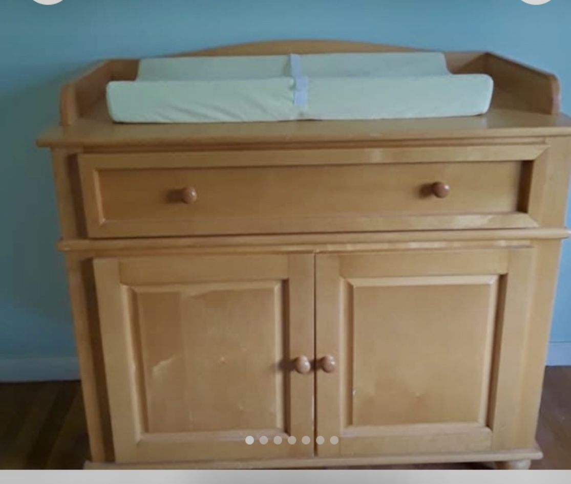 Baby changing table W Pad And Straps