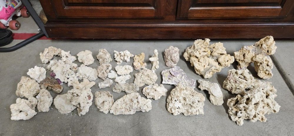 Many Pieces Of Dried Saltwater Aquarium Reef Rock