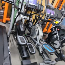 Nordictrack Airglide 14i Commercial like elliptical- 549$ 