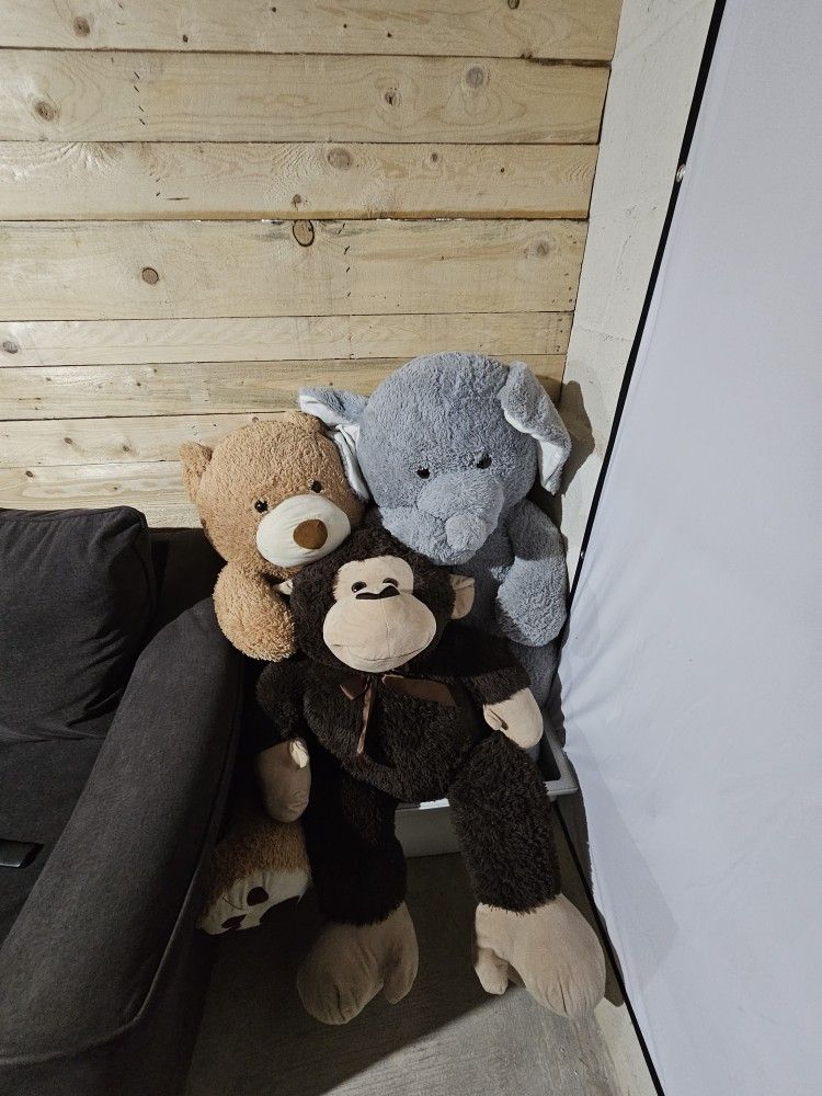 Big Stuffed Animals 