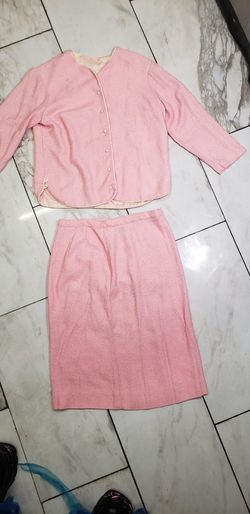 1960's Vintage Women's 2piece Pink Suit, Petite