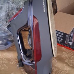 CHI Retractable Cord Iron