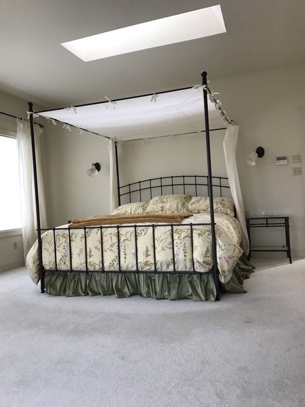 King sized canopy bed, 2 side tables, duvet set
