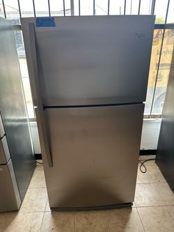 Whirlpool Stainless Steel 33” W Top & Bottom Refrigerator