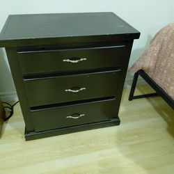 2 Dresser drawer $ 30