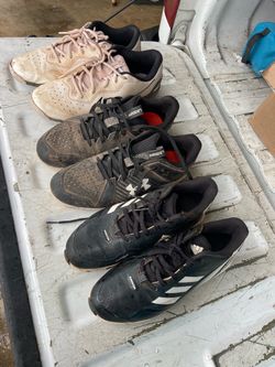 Baseball cleats