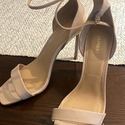 Women’s Express Tan/Nude Color Heel
