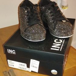 Macy's INC  LOLAF  PEWTER BLING BLING TENNIS SHOE   Please See Description