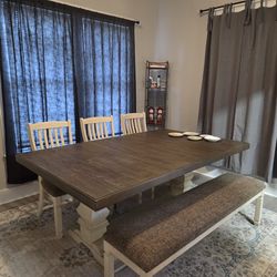 Bolanburg Extension Dining Room Set