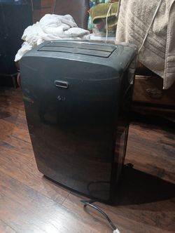 Air Conditioner LG $45 dls