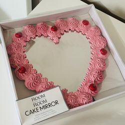 Viral Heart-Shaped Cake Mirror 