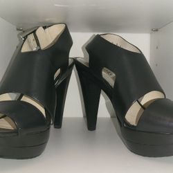 Micheal Kors Leather Heels
