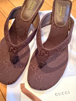 Kitten heels brown monogram 38