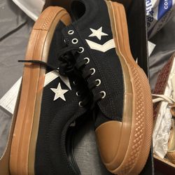 Converse Mens Size 12  NEW