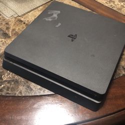 PS4 Console 