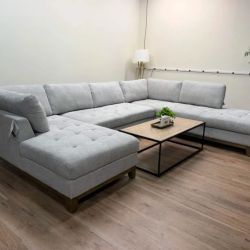 Thomasville Tavish Fabric Sectional Couch with Storage