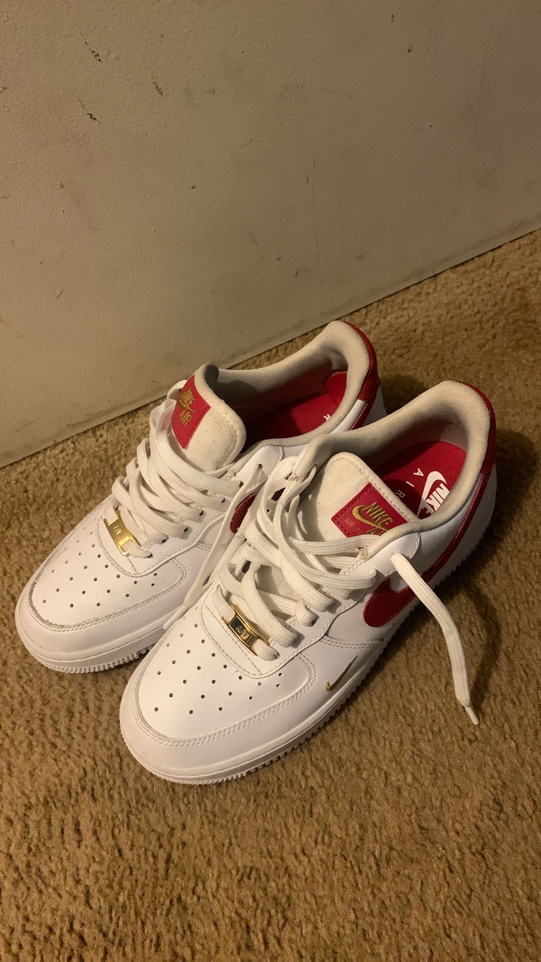 Nike Air Force 1 Low – White/Red/Gold – Size [8.5] – Like New